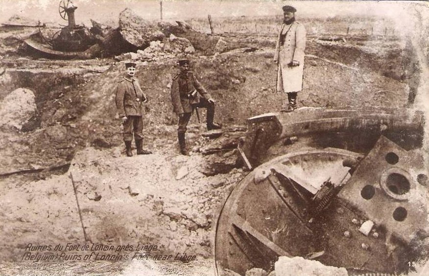 Le fort de Loncin (Liège) après trois jours de bombardement