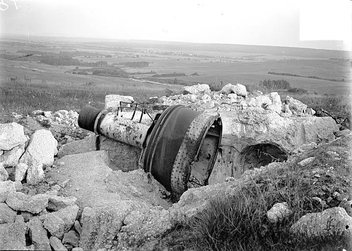 Une tourelle détruite
