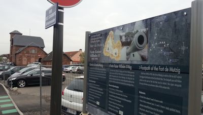 Le premier panneau à la gare de Mutzig